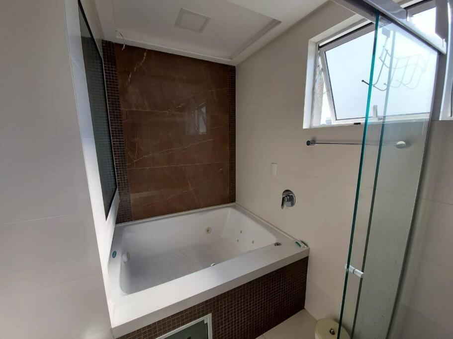 Apartamento Apto P/familia Barra Norte, 03 03 Garagens
